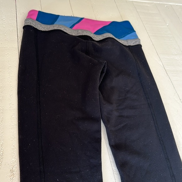 Iviiva bu Lululemon size 10 black leggings with blue pink and gray top - Picture 4 of 12